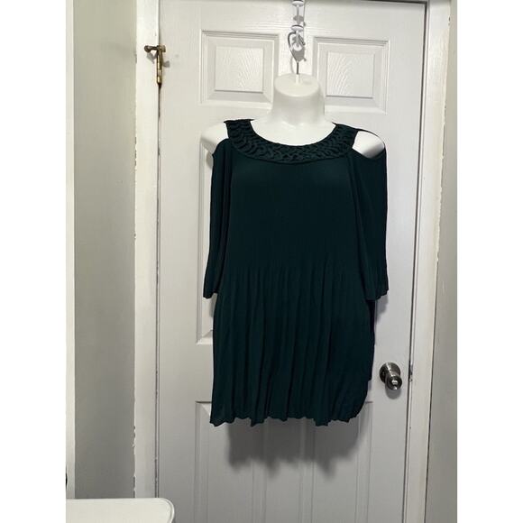 Catherine’s Woman’s Plus Size 1X Cold Shoulder, Stretchy, Emerald Green Blouse - Picture 1 of 8